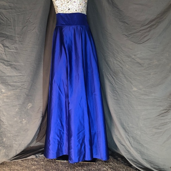 Elegant Blue and Silver Women's Formal Dress - Picture 4 of 16